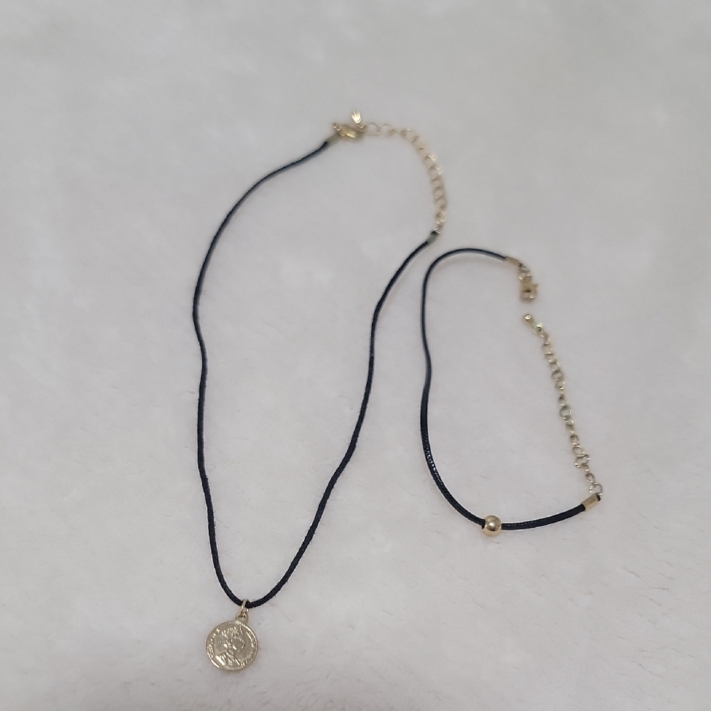 Set Unique Only One Elegant Gold and Black Necklace and Bracelet Coin Design
